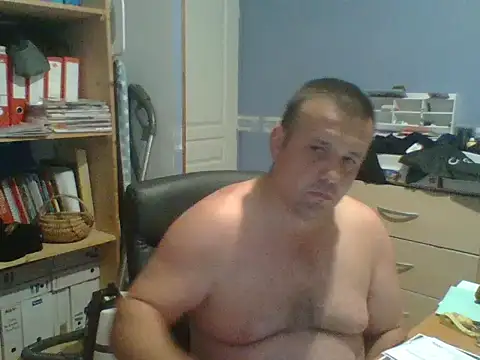 Snapshot of manubm03 chatting on July 2026 07:15:02 AM manubm03 online show from July 2026 07:15:02 AM