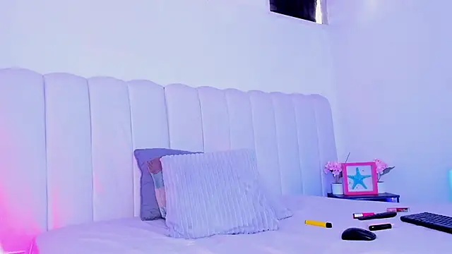 elsalondon online show from December 2025 09:55:01 PM