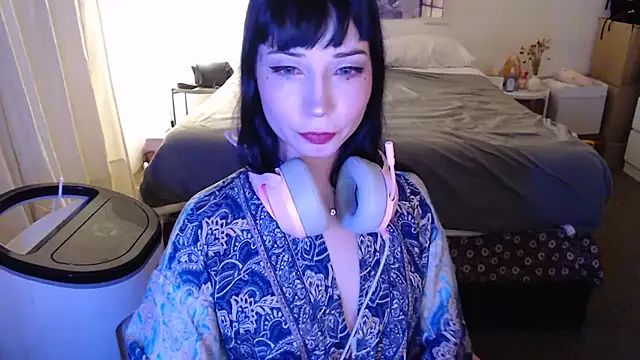 latinpetit online show from November 2025 03:16:01 AM