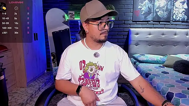 DaviidEvans  online show from April 2026 06:16:02 PM