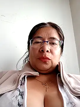 Snapshot of __valentina18 chatting on December 2024 01:43:02 PM   valentina18 online show from December 2024 01:43:02 PM