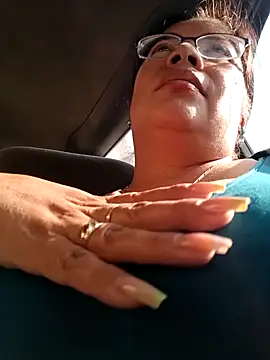 Snapshot of __valentina18 chatting on January 2025 08:37:02 PM   valentina18 online show from January 2025 08:37:02 PM