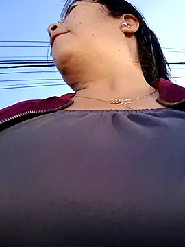 Snapshot of __valentina18 chatting on January 2025 01:21:01 PM   valentina18 online show from January 2025 01:21:01 PM