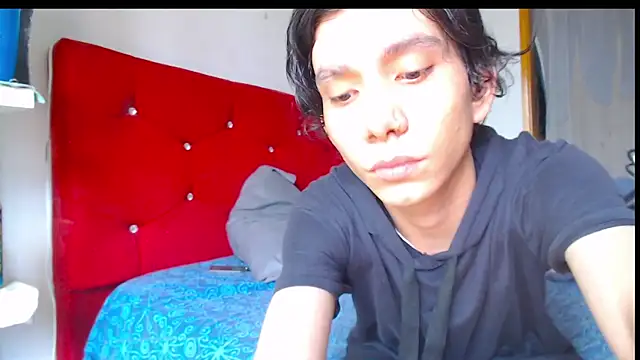 Snapshot of LAICK_01 chatting on May 2026 07:33:01 PM LAICK 01 online show from May 2026 07:33:01 PM