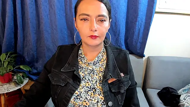 emma luxy online show from January 2025 01:10:02 AM