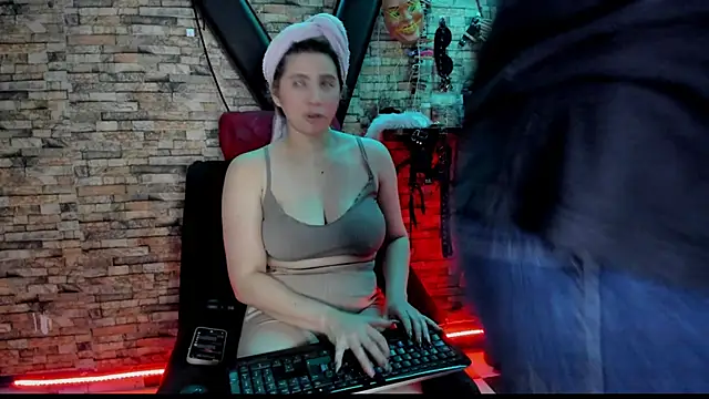 Liltildeman moon online show from November 2025 03:51:02 AM