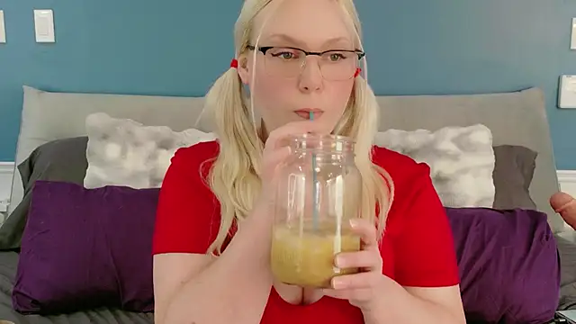 SaraBearXo online show from June 2026 01:05:02 PM
