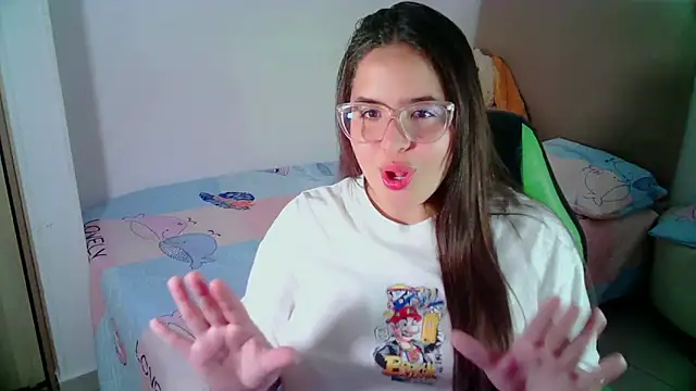 Snapshot of _alicia_z chatting on January 2025 05:15:02 PM alicia z online show from January 2025 05:15:02 PM