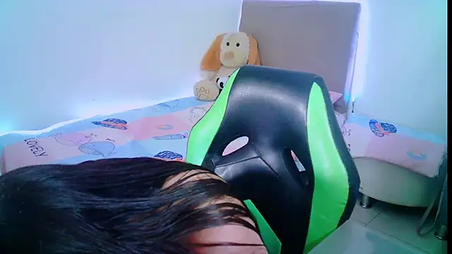 Snapshot of _alicia_z chatting on February 2025 12:18:01 AM alicia z online show from February 2025 12:18:01 AM