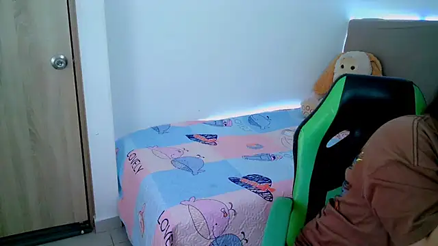 Snapshot of _alicia_z chatting on February 2025 05:31:02 PM alicia z online show from February 2025 05:31:02 PM