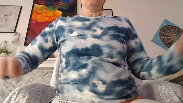 AuroraWillows online show from February 2026 07:45:01 PM