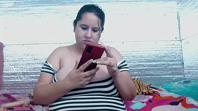 EMILY-NESSA online show from February 2025 10:25:01 PM