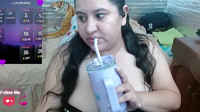 EMILY-NESSA online show from September 2025 01:56:01 PM