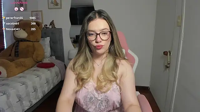 Snapshot of samysweet_8 chatting on June 2026 02:30:01 PM samysweet 8 online show from June 2026 02:30:01 PM