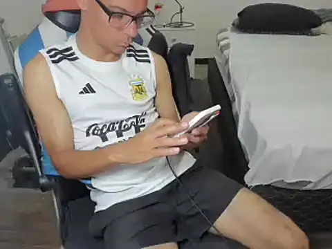 guachin hunk online show from December 2024 05:55:01 PM