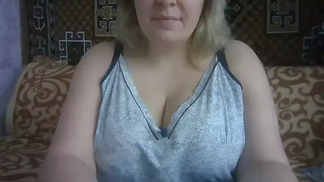 Diana Britt online show from December 2025 09:59:01 AM