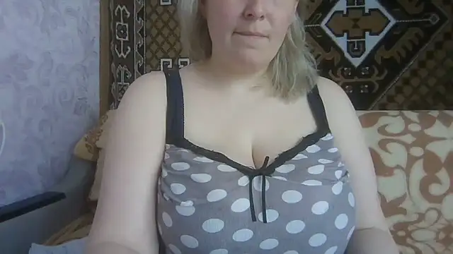 Snapshot of Diana_Britt chatting on April 2026 06:40:01 AM Diana Britt online show from April 2026 06:40:01 AM