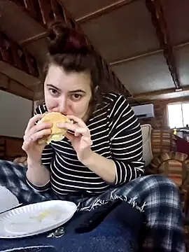 Snowbunnycake 131 online show from December 2024 08:44:01 PM