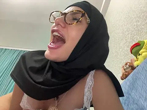 GumusGuray online show from December 2024 10:03:01 AM