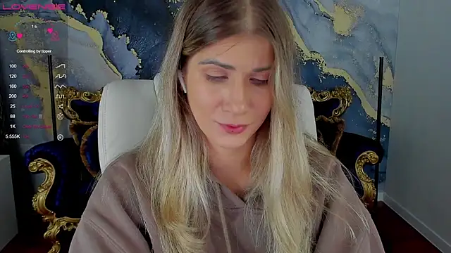 Snapshot of CassandraGood chatting on December 2024 11:56:01 PM CassandraGood online show from December 2024 11:56:01 PM