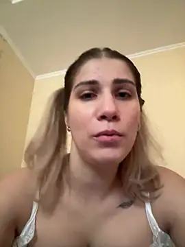 Snapshot of CassandraGood chatting on December 2024 08:30:02 AM CassandraGood online show from December 2024 08:30:02 AM