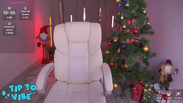 Snapshot of CassandraGood chatting on December 2024 08:58:02 PM CassandraGood online show from December 2024 08:58:02 PM