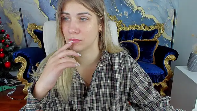 Snapshot of CassandraGood chatting on January 2025 06:35:02 AM CassandraGood online show from January 2025 06:35:02 AM