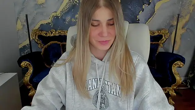 Snapshot of CassandraGood chatting on February 2025 10:29:02 AM CassandraGood online show from February 2025 10:29:02 AM