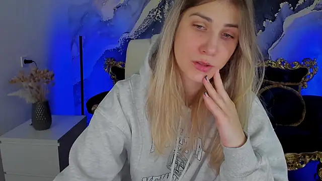 Snapshot of CassandraGood chatting on February 2025 07:44:01 AM CassandraGood online show from February 2025 07:44:01 AM