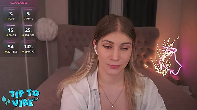 Snapshot of CassandraGood chatting on March 2025 10:57:01 AM CassandraGood online show from March 2025 10:57:01 AM