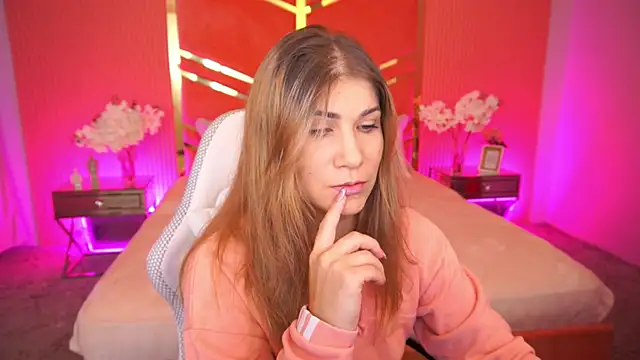 Snapshot of CassandraGood chatting on September 2025 06:37:02 AM CassandraGood online show from September 2025 06:37:02 AM