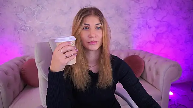 Snapshot of CassandraGood chatting on September 2025 07:01:02 AM CassandraGood online show from September 2025 07:01:02 AM