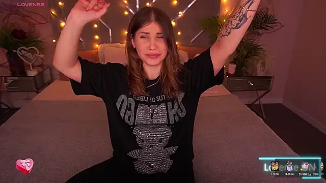 Snapshot of CassandraGood chatting on February 2026 07:47:01 AM CassandraGood online show from February 2026 07:47:01 AM