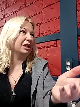 Arina smiles online show from December 2024 04:50:01 PM