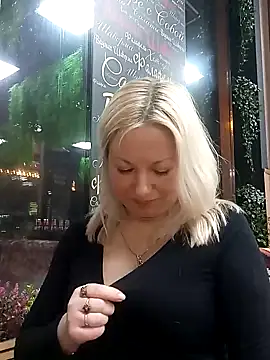 Arina smiles online show from December 2024 06:35:01 PM