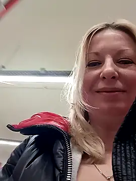 Arina smiles online show from February 2025 04:43:01 PM
