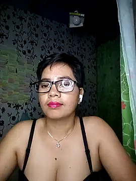 Snapshot of lovely_samxxx24 chatting on February 2025 06:21:01 AM lovely samxxx24 online show from February 2025 06:21:01 AM