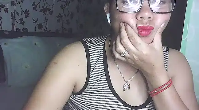 Snapshot of lovely_samxxx24 chatting on February 2025 01:48:02 AM lovely samxxx24 online show from February 2025 01:48:02 AM