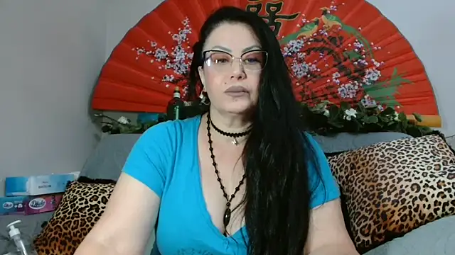 Snapshot of x__KHALEESI__x chatting on June 2026 06:44:01 PM x KHALEESI x online show from June 2026 06:44:01 PM