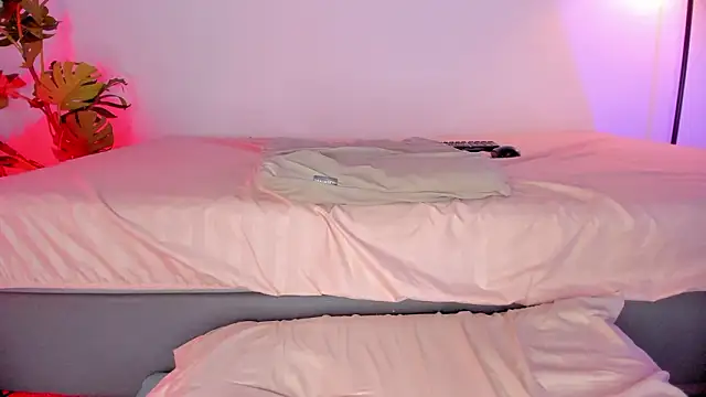 hot booty  online show from March 2026 11:35:01 PM