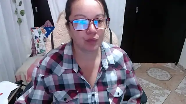 Sonialorens  online show from December 2024 12:27:01 PM