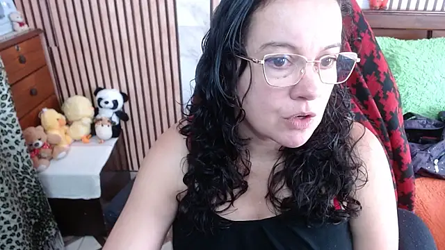Sonialorens  online show from October 2025 04:26:01 PM
