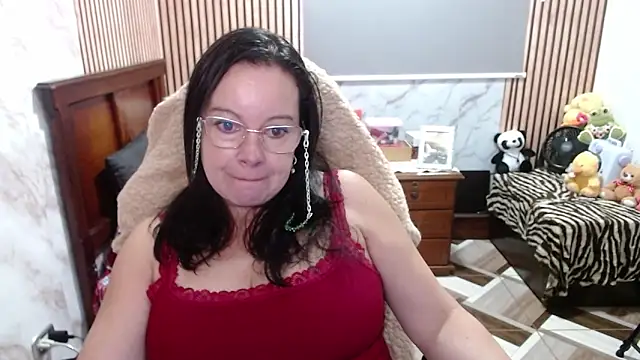 Sonialorens  online show from April 2026 03:37:02 PM