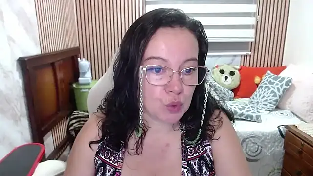 Snapshot of Sonialorens_ chatting on May 2026 04:12:01 PM Sonialorens online show from May 2026 04:12:01 PM