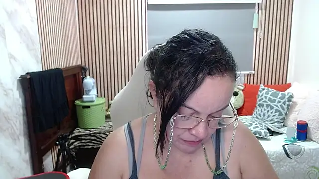 Snapshot of Sonialorens_ chatting on May 2026 04:04:02 PM Sonialorens online show from May 2026 04:04:02 PM