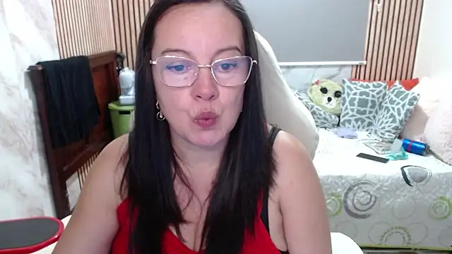 Snapshot of Sonialorens_ chatting on May 2026 05:20:01 PM Sonialorens online show from May 2026 05:20:01 PM