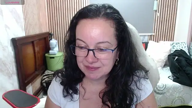 Snapshot of Sonialorens_ chatting on May 2026 10:40:01 PM Sonialorens online show from May 2026 10:40:01 PM
