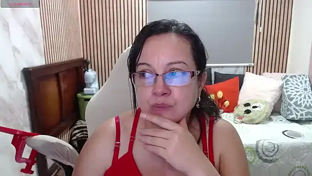 Snapshot of Sonialorens_ chatting on June 2026 10:33:02 PM Sonialorens online show from June 2026 10:33:02 PM