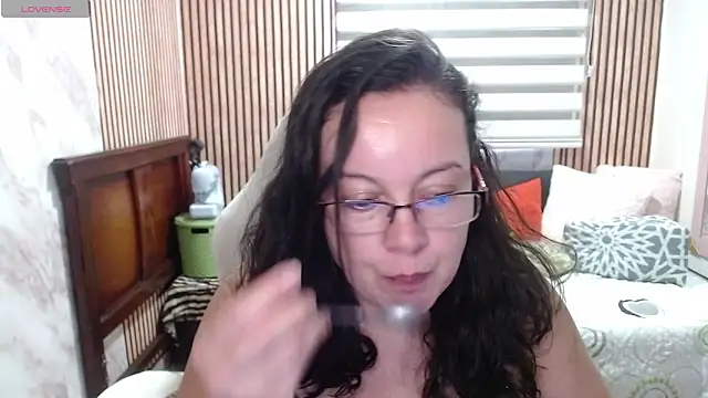 Snapshot of Sonialorens_ chatting on June 2026 04:56:02 PM Sonialorens online show from June 2026 04:56:02 PM