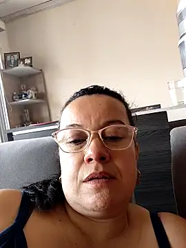Sonialorens  online show from July 2026 04:32:01 PM